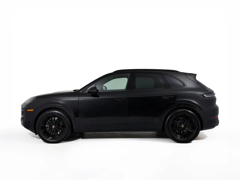 2026 Porsche 9Y0/9Y3 Cayenne GTS - Image 2 of 5