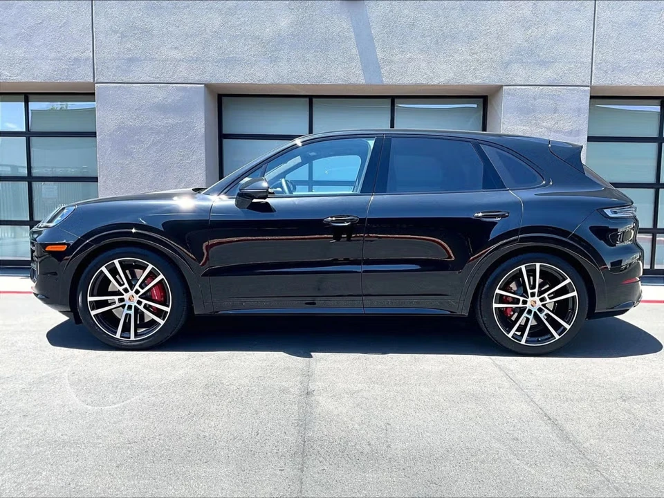 2026 Porsche 9Y0/9Y3 Cayenne GTS - Image 12 of 31