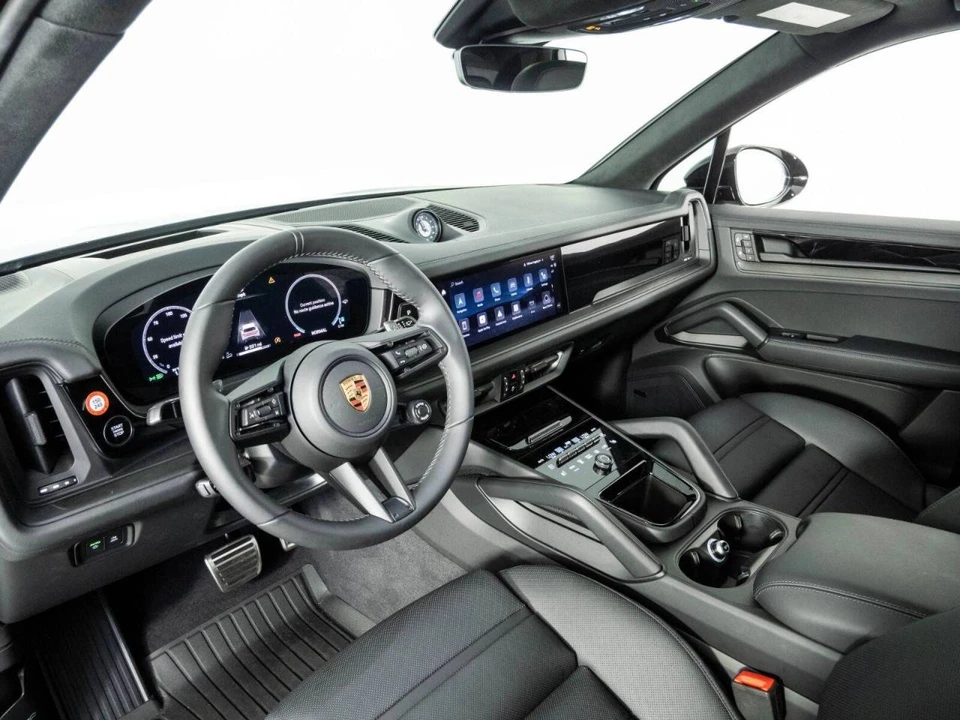 2026 Porsche 9Y0/9Y3 Cayenne GTS - Image 4 of 4
