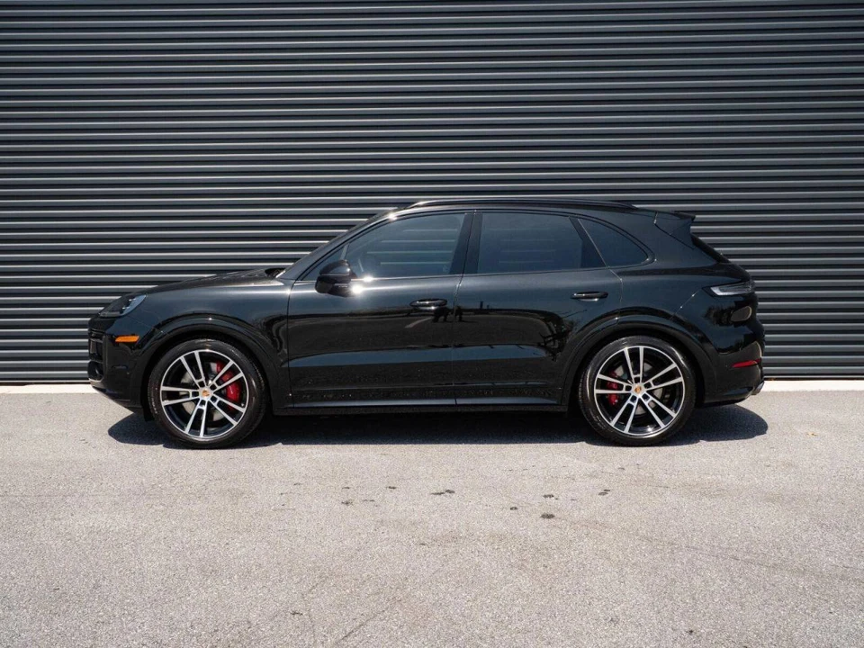 2026 Porsche 9Y0/9Y3 Cayenne GTS - Image 2 of 4