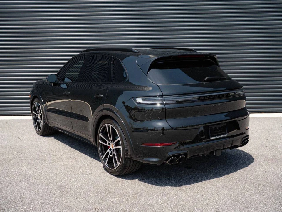 2026 Porsche 9Y0/9Y3 Cayenne GTS - Image 3 of 4