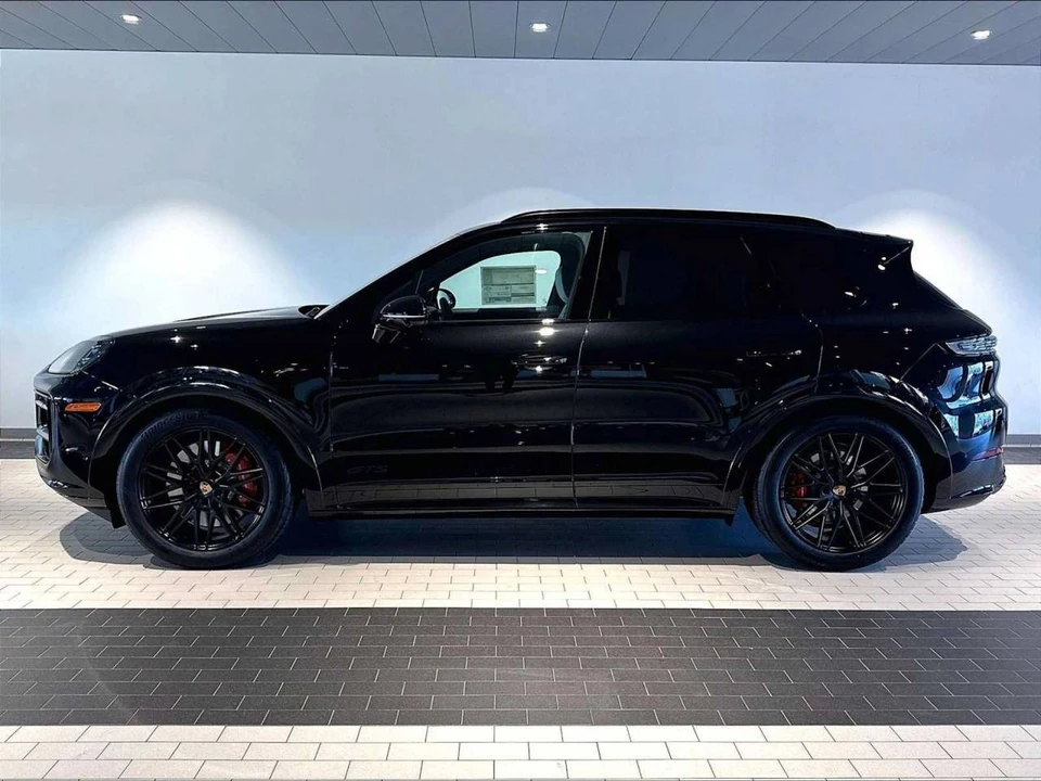 2026 Porsche 9Y0/9Y3 Cayenne GTS - Image 2 of 5