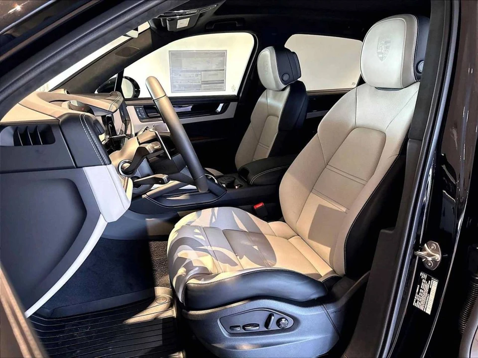 2026 Porsche 9Y0/9Y3 Cayenne GTS - Image 5 of 5