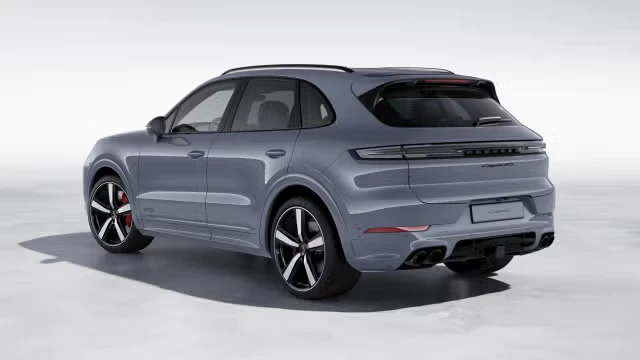 2026 Porsche Cayenne - Image 18 of 30
