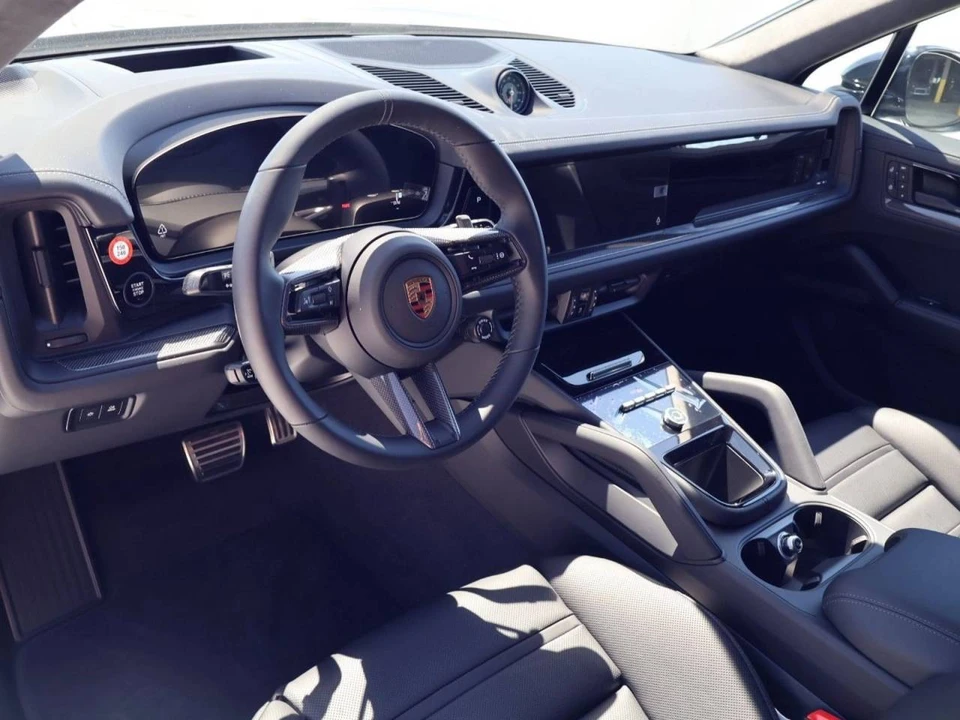 2026 Porsche 9Y0/9Y3 Cayenne GTS - Image 4 of 4