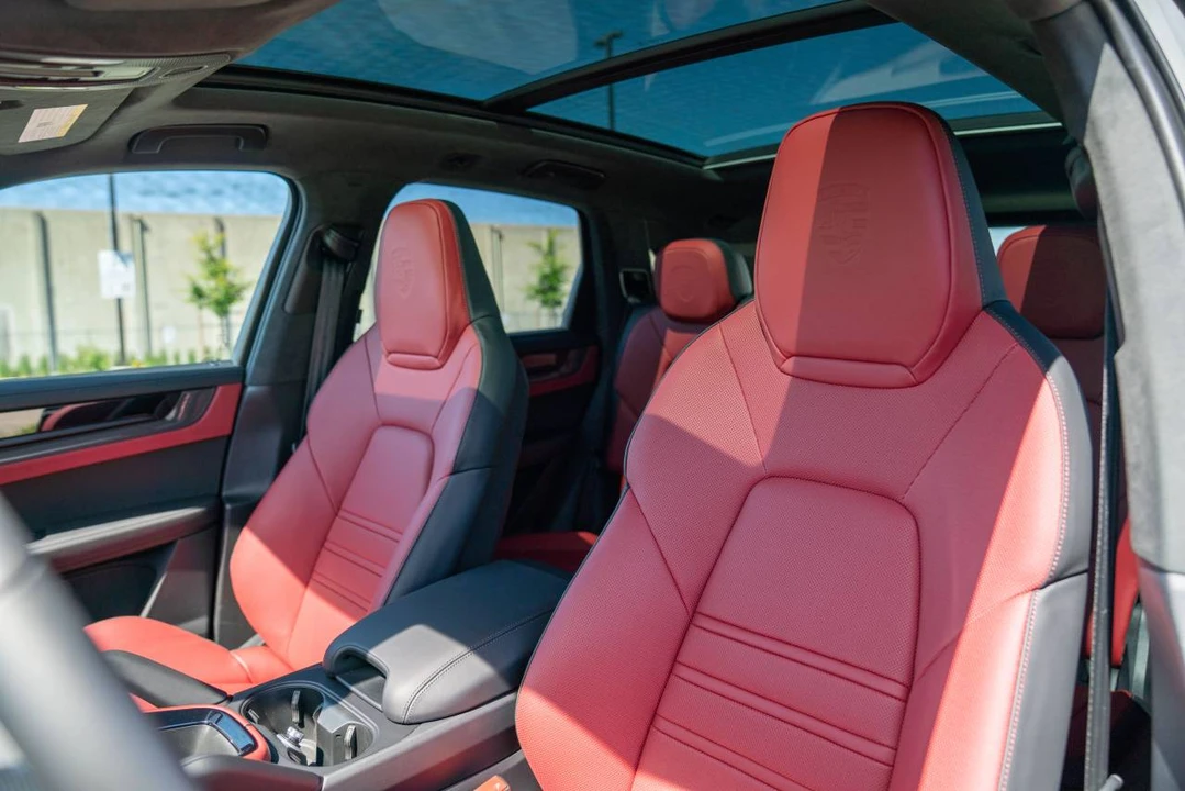 2026 Porsche 9Y0/9Y3 Cayenne GTS - Image 5 of 5