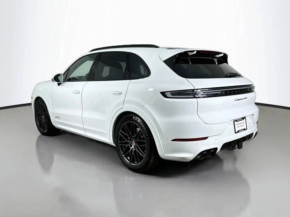2026 Porsche 9Y0/9Y3 Cayenne GTS - Image 3 of 4