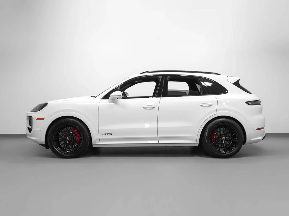 2026 Porsche 9Y0/9Y3 Cayenne GTS - Image 2 of 4