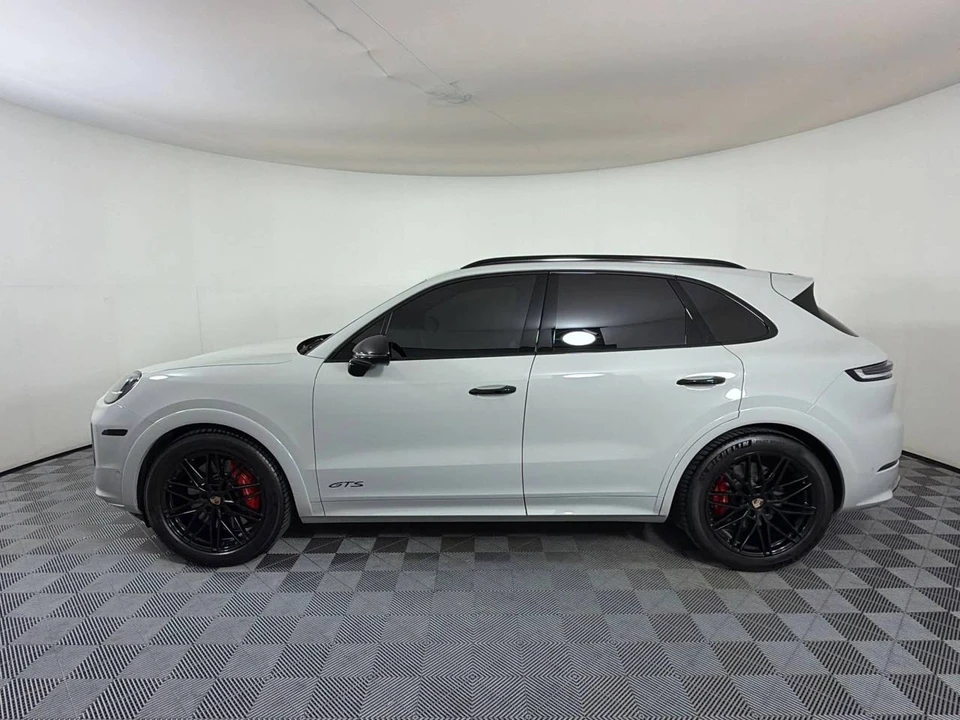 2026 Porsche 9Y0/9Y3 Cayenne GTS - Image 2 of 4