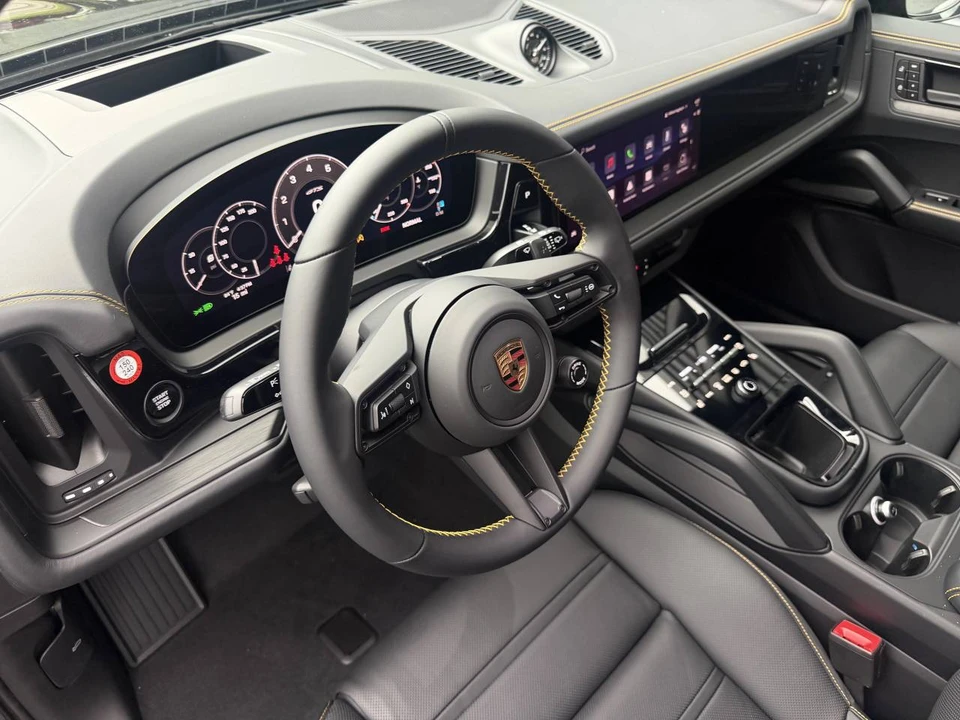 2026 Porsche 9Y0/9Y3 Cayenne GTS - Image 4 of 4