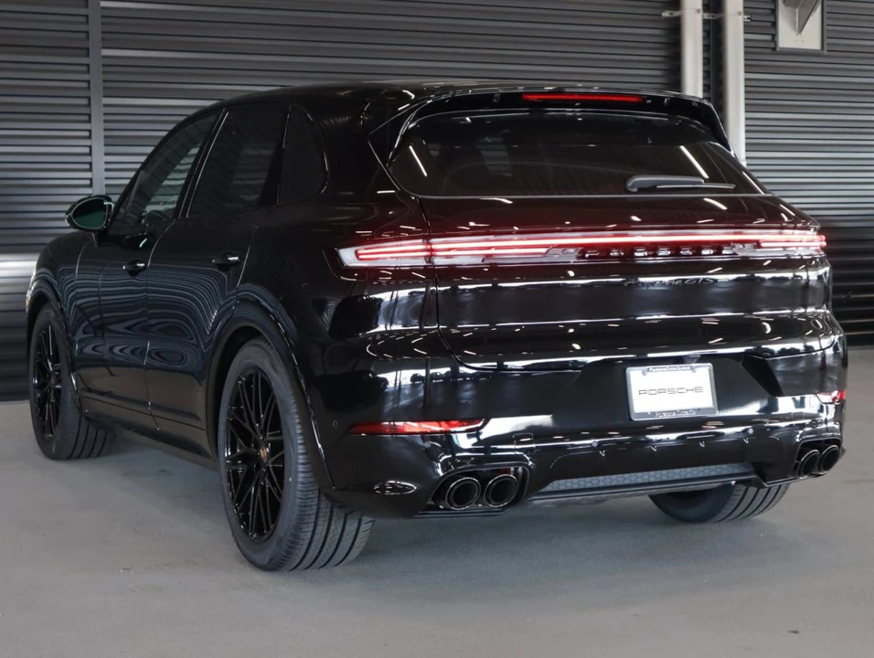 2026 Porsche 9Y0/9Y3 Cayenne GTS - Image 3 of 5