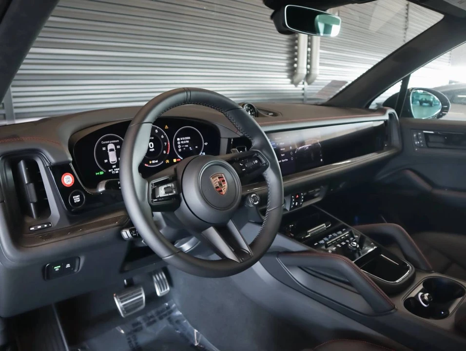2026 Porsche 9Y0/9Y3 Cayenne GTS - Image 4 of 5
