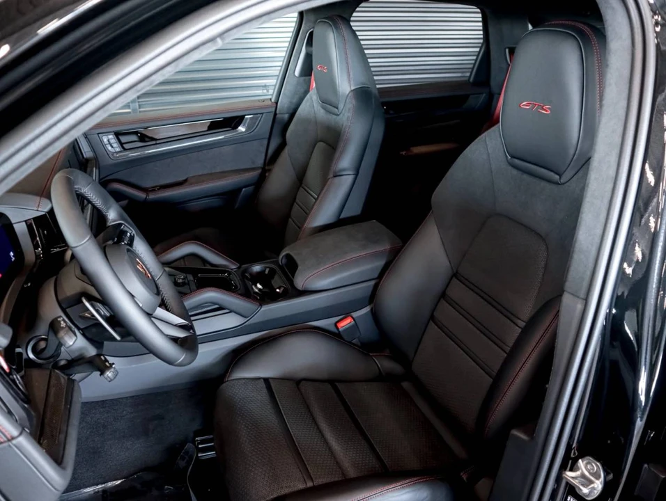 2026 Porsche 9Y0/9Y3 Cayenne GTS - Image 5 of 5