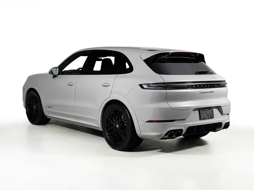 2026 Porsche 9Y0/9Y3 Cayenne GTS - Image 24 of 31