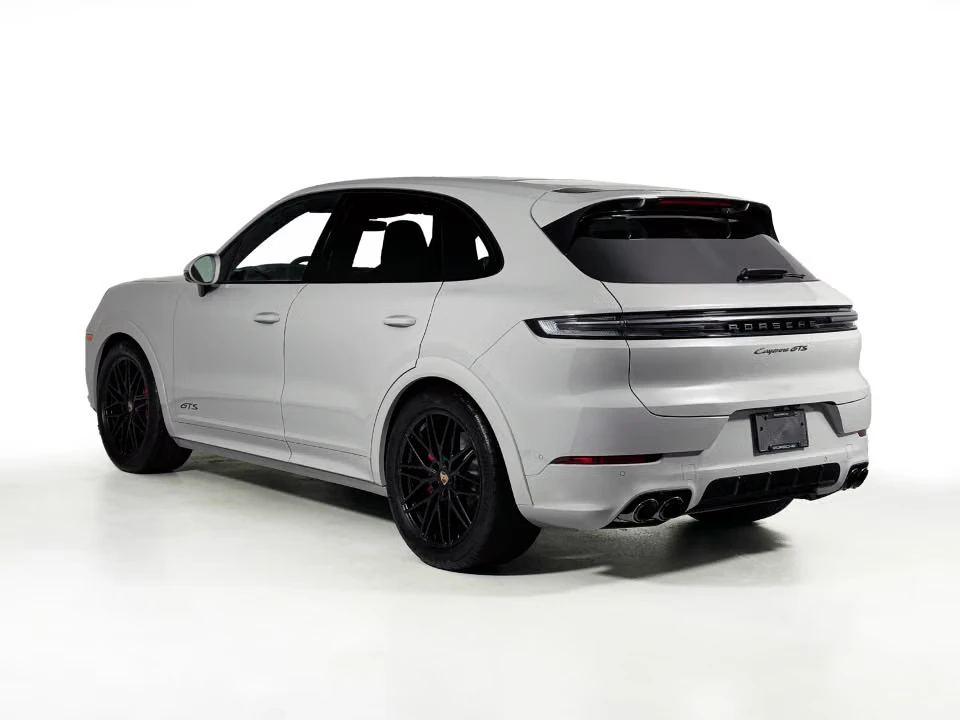 2026 Porsche 9Y0/9Y3 Cayenne GTS - Image 19 of 31