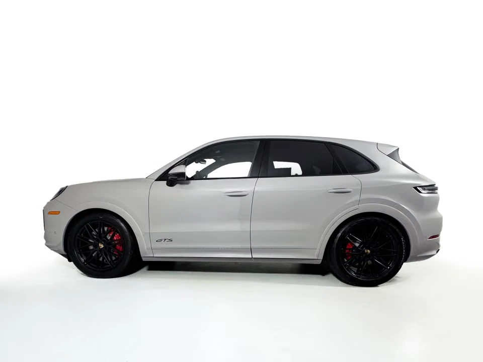 2026 Porsche 9Y0/9Y3 Cayenne GTS - Image 11 of 31