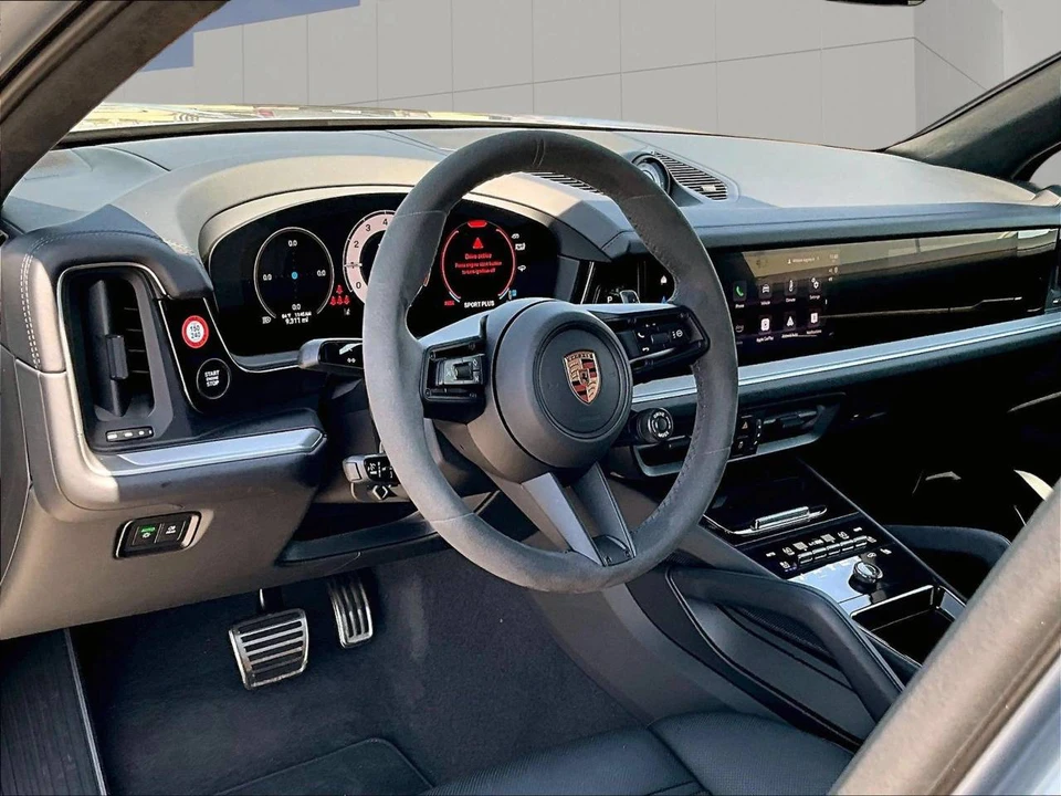 2026 Porsche 9Y0/9Y3 Cayenne GTS - Image 4 of 5