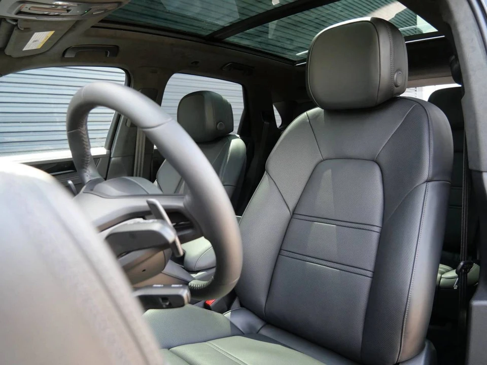 2026 Porsche 9Y0/9Y3 Cayenne GTS - Image 5 of 5