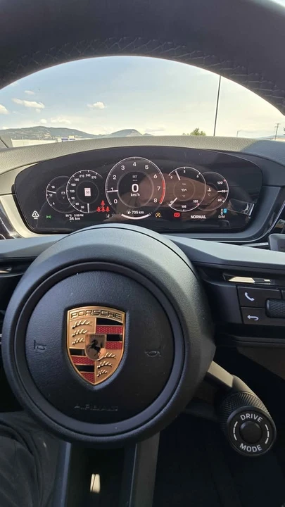 2026 Porsche 9Y0/9Y3 Cayenne - Image 11 of 13