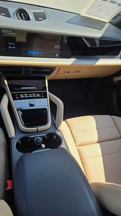 2026 Porsche 9Y0/9Y3 Cayenne - Image 9 of 13