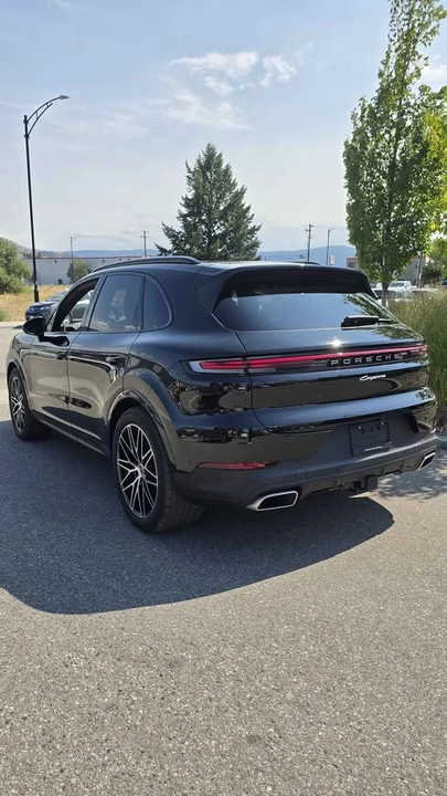2026 Porsche 9Y0/9Y3 Cayenne - Image 3 of 13