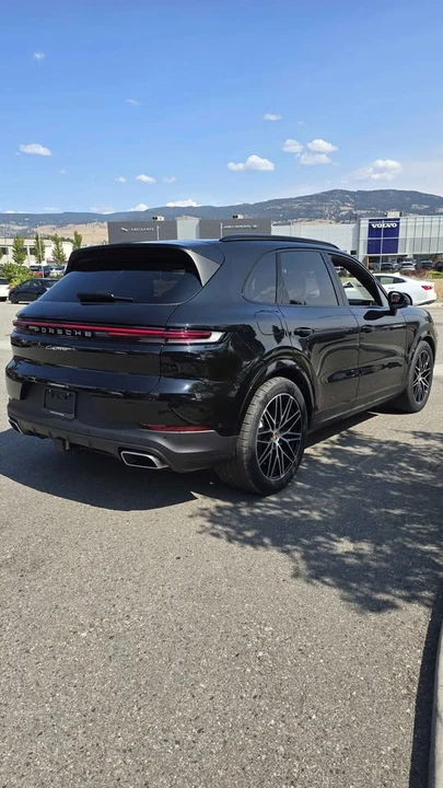 2026 Porsche 9Y0/9Y3 Cayenne - Image 4 of 13