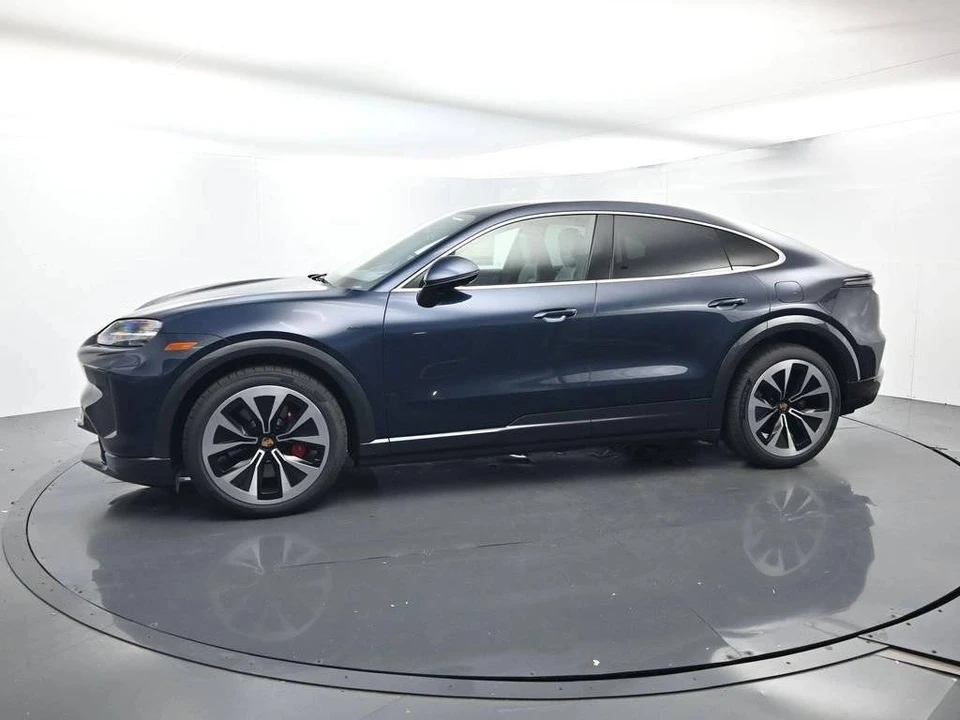 2026 Porsche 9Y0/9Y3 Cayenne Coupe - Image 2 of 4