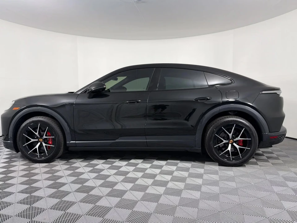 2026 Porsche 9Y0/9Y3 Cayenne Coupe - Image 12 of 31
