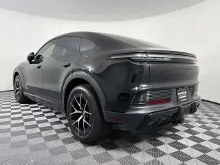 2026 Porsche 9Y0/9Y3 Cayenne Coupe - Image 21 of 31