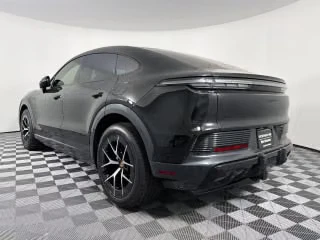 2026 Porsche 9Y0/9Y3 Cayenne Coupe - Image 17 of 31