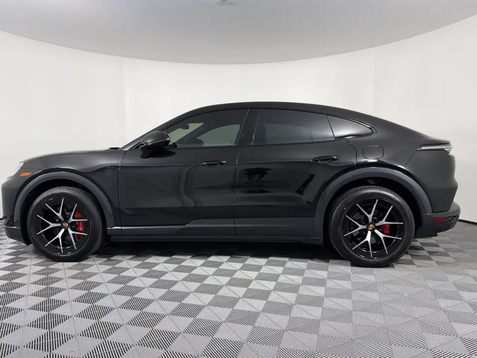 2026 Porsche 9Y0/9Y3 Cayenne Coupe - Image 15 of 31