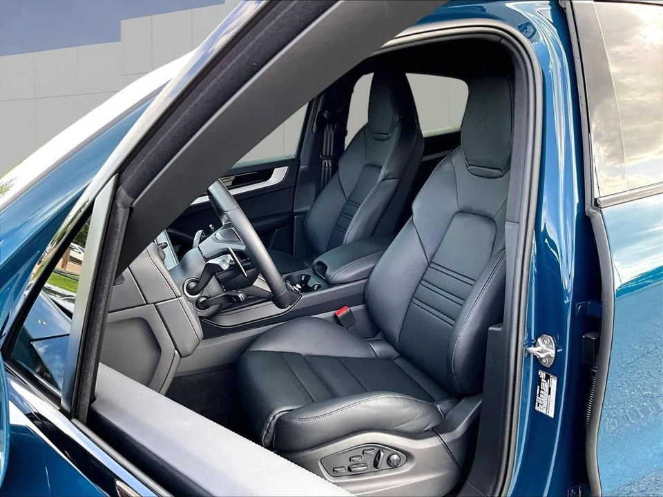 2026 Porsche 9Y0/9Y3 Cayenne Coupe - Image 5 of 5