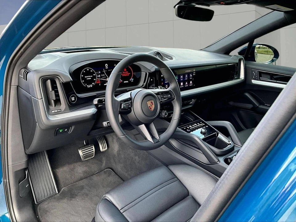 2026 Porsche 9Y0/9Y3 Cayenne Coupe - Image 4 of 5