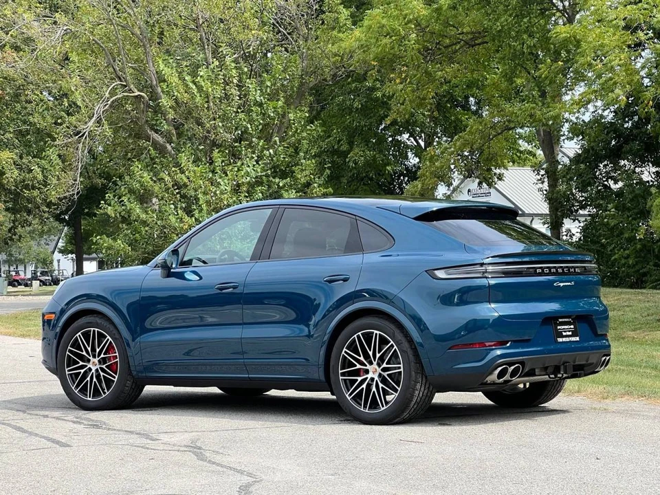 2026 Porsche 9Y0/9Y3 Cayenne S - Image 3 of 4
