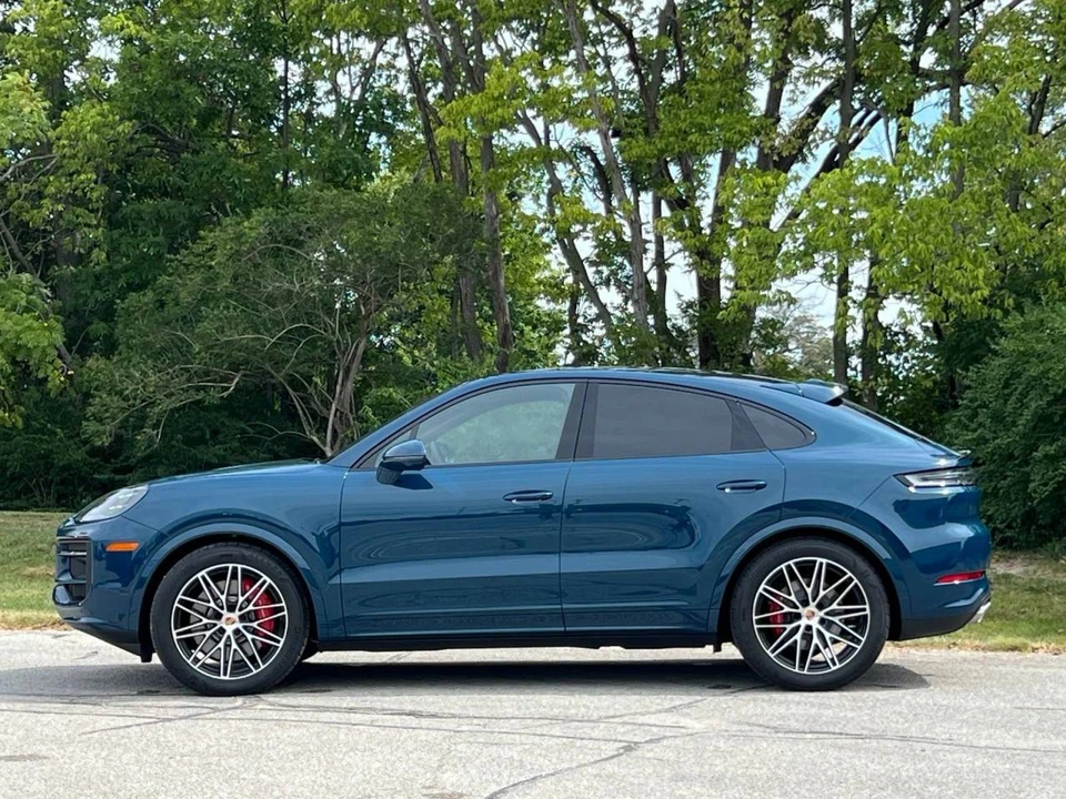 2026 Porsche 9Y0/9Y3 Cayenne S - Image 2 of 4