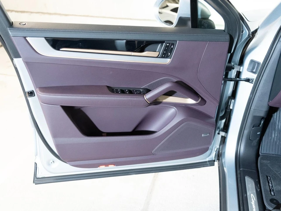 2026 Porsche 9Y0/9Y3 Cayenne Coupe - Image 16 of 28