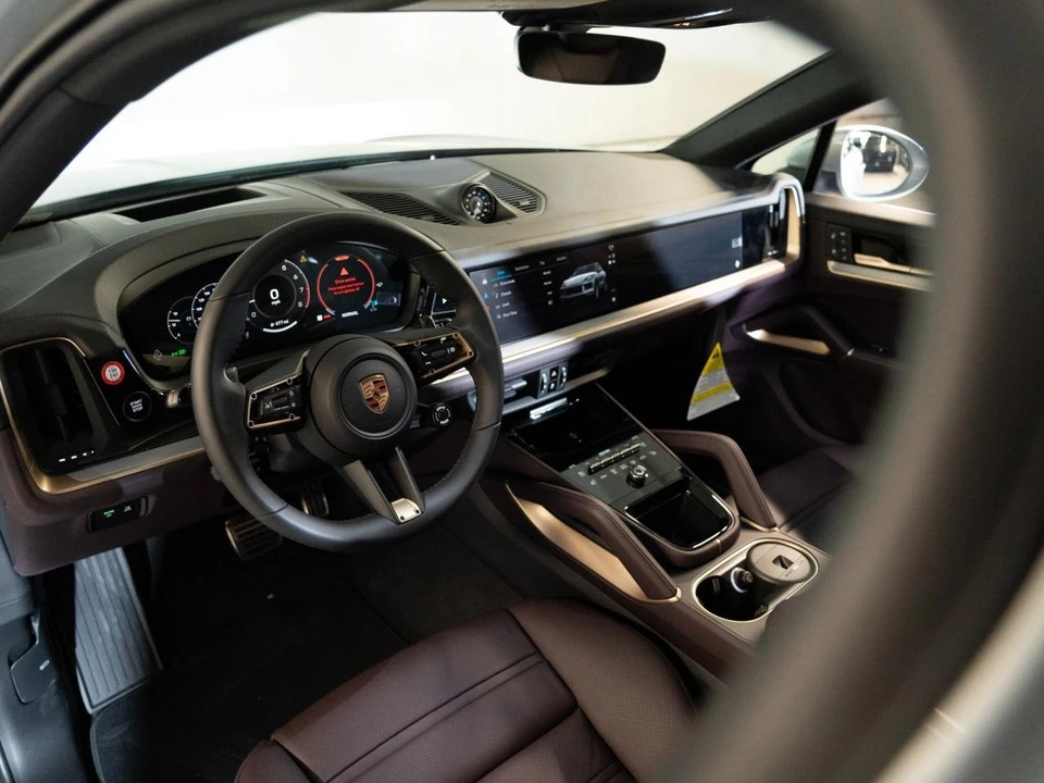 2026 Porsche 9Y0/9Y3 Cayenne Coupe - Image 4 of 28