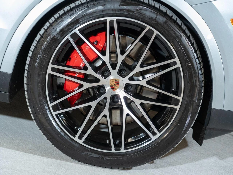 2026 Porsche 9Y0/9Y3 Cayenne Coupe - Image 11 of 28