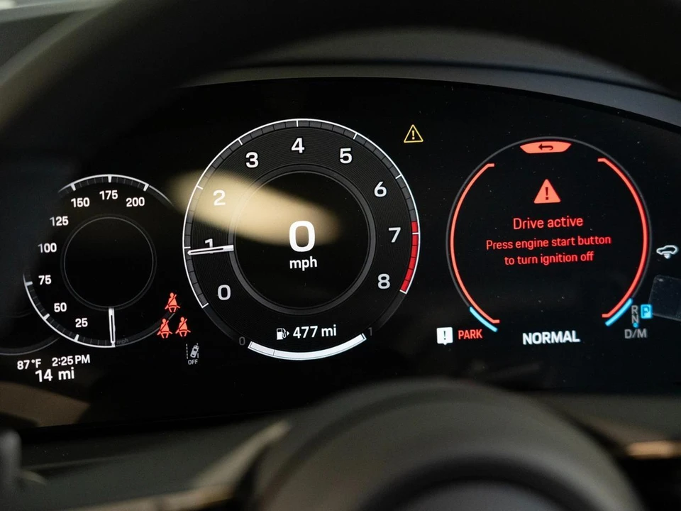 2026 Porsche 9Y0/9Y3 Cayenne Coupe - Image 19 of 28