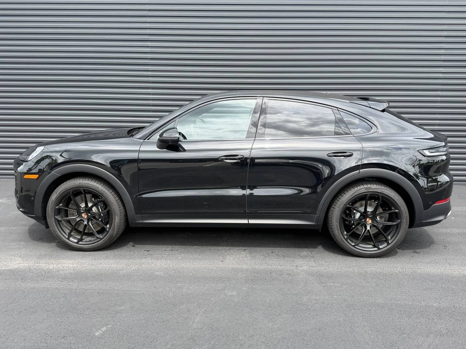 2026 Porsche 9Y0/9Y3 Cayenne Coupe - Image 2 of 5