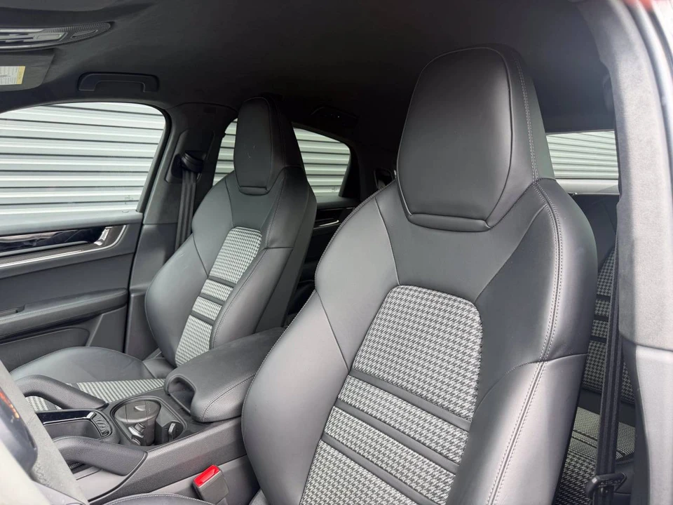 2026 Porsche 9Y0/9Y3 Cayenne Coupe - Image 5 of 5