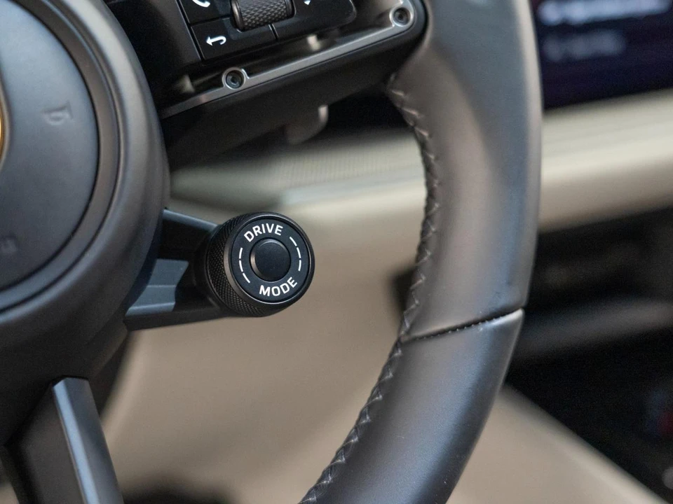 2026 Porsche 9Y0/9Y3 Cayenne Coupe - Image 23 of 30