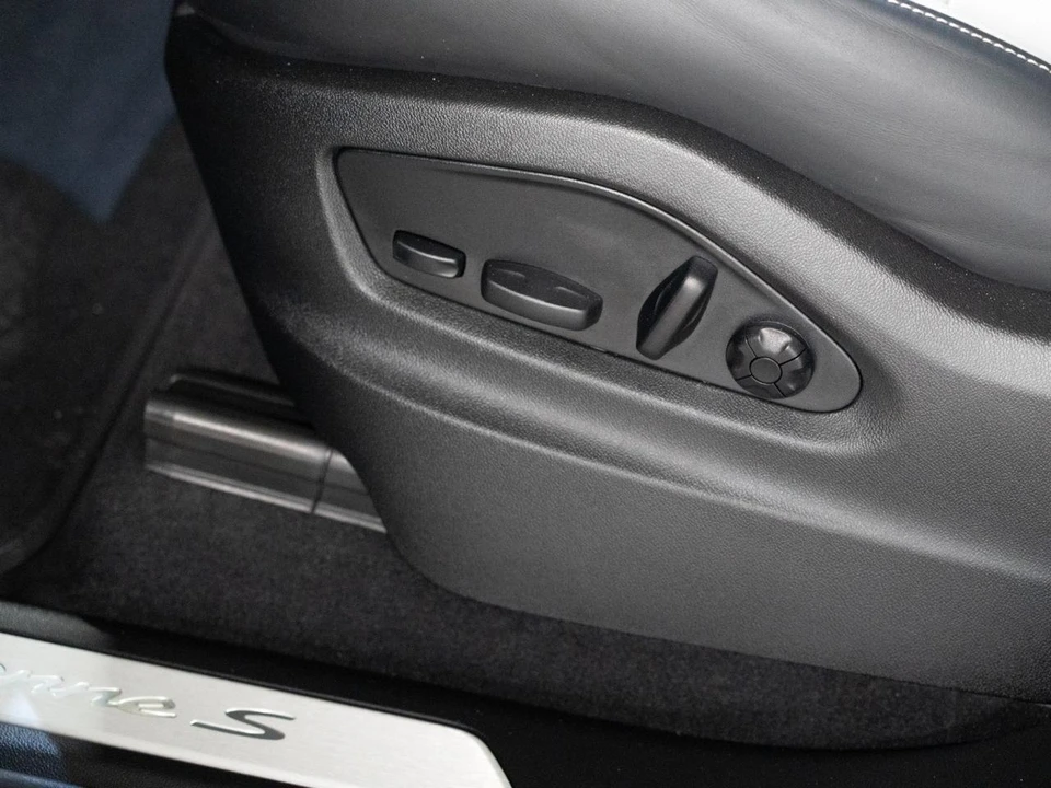2026 Porsche 9Y0/9Y3 Cayenne Coupe - Image 13 of 30