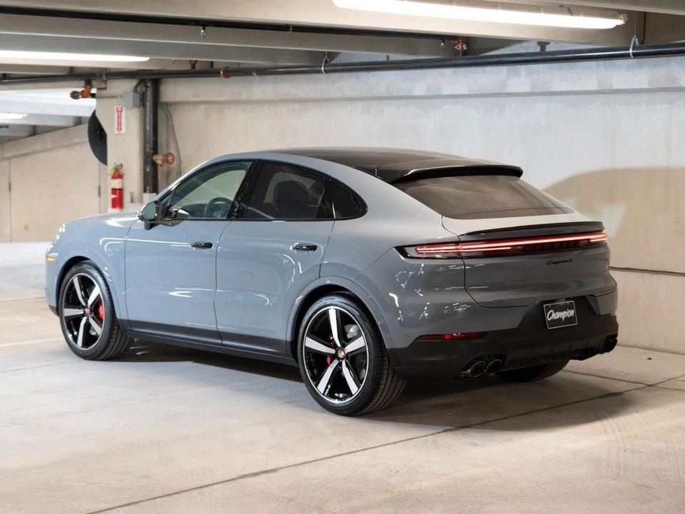 2026 Porsche 9Y0/9Y3 Cayenne Coupe - Image 3 of 30