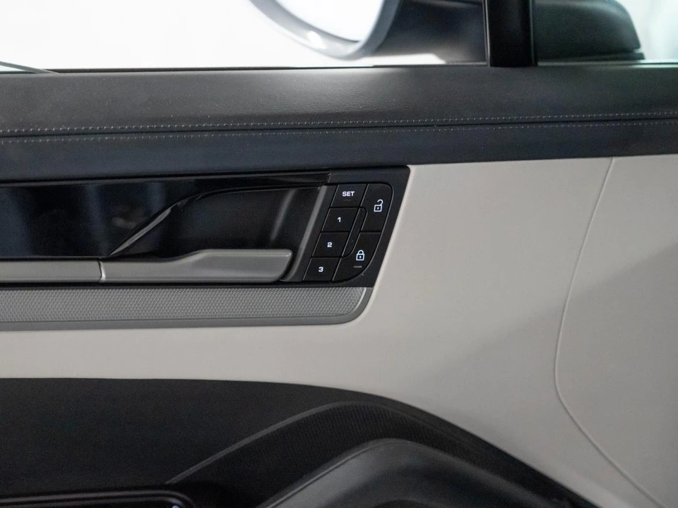 2026 Porsche 9Y0/9Y3 Cayenne Coupe - Image 17 of 30