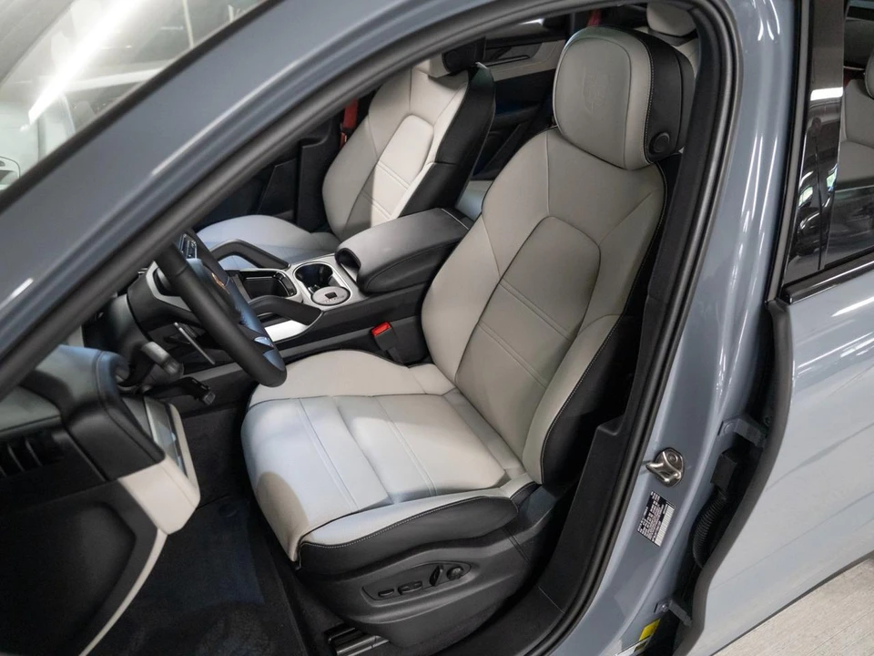 2026 Porsche 9Y0/9Y3 Cayenne Coupe - Image 5 of 30