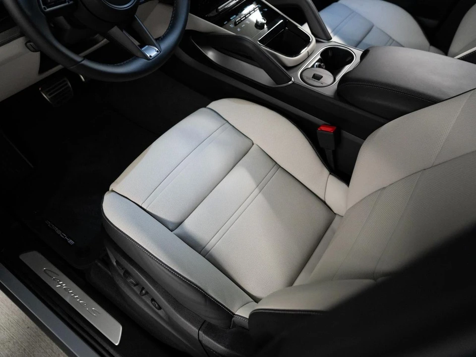 2026 Porsche 9Y0/9Y3 Cayenne Coupe - Image 14 of 30