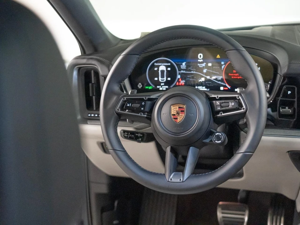 2026 Porsche 9Y0/9Y3 Cayenne Coupe - Image 28 of 30