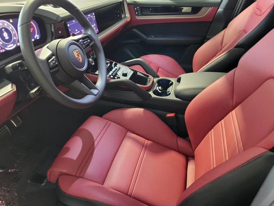 2026 Porsche 9Y0/9Y3 Cayenne S - Image 4 of 5