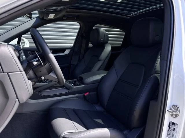 2026 Porsche 9Y0/9Y3 Cayenne Coupe - Image 5 of 5